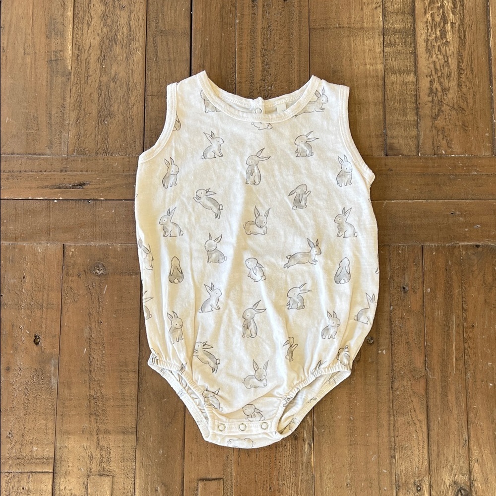 Rylee + Cru Sleeveless Bunny Print One-Piece sleeveless romper 3-6 months